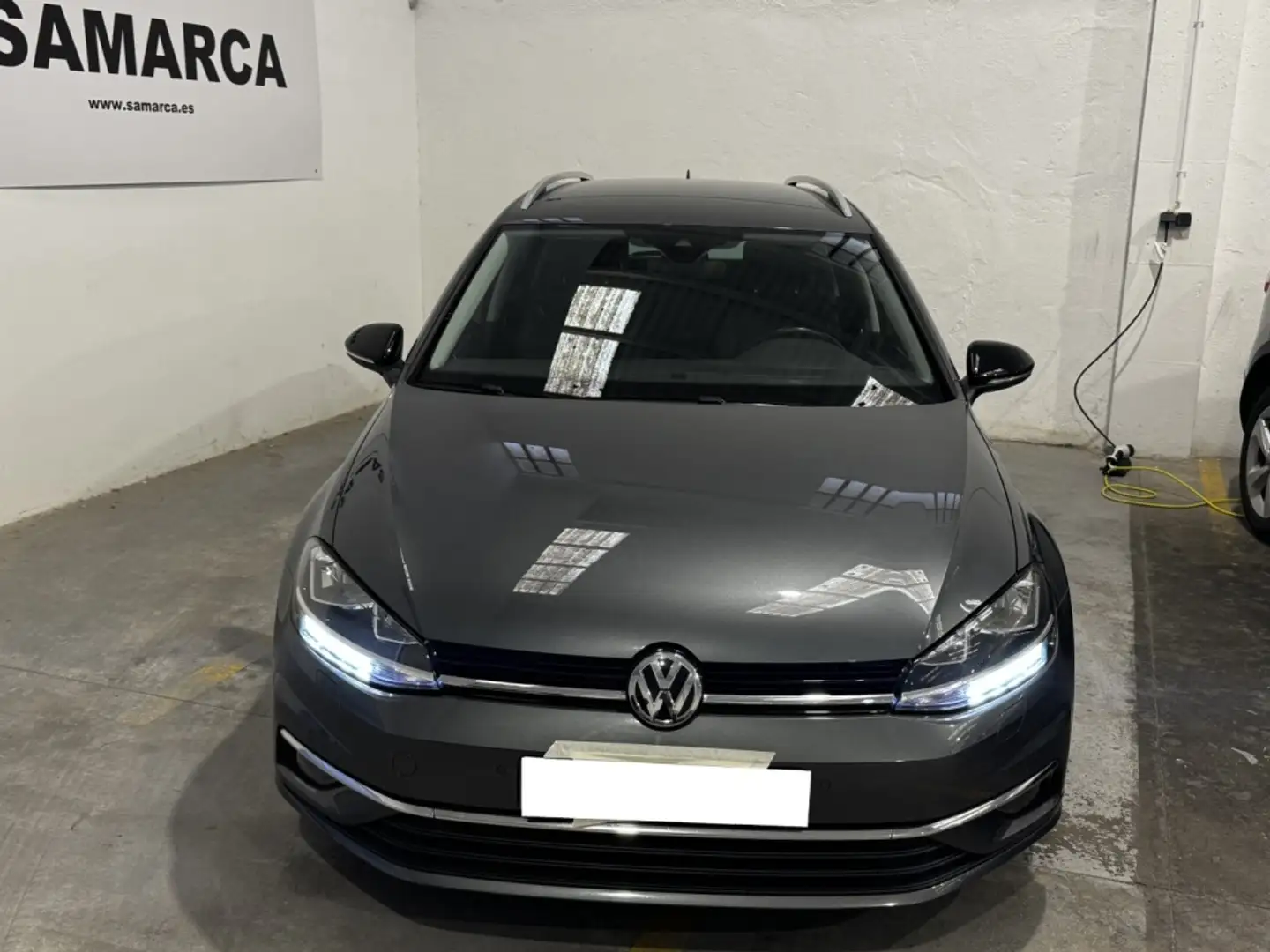 Volkswagen Golf Variant 1.6TDI Business Edition Gris - 2