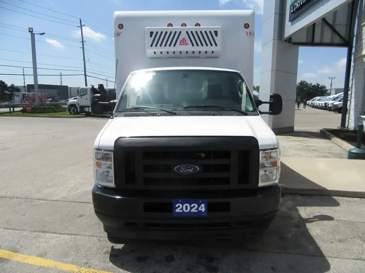 Ford E-Series снимка Ford E-Series