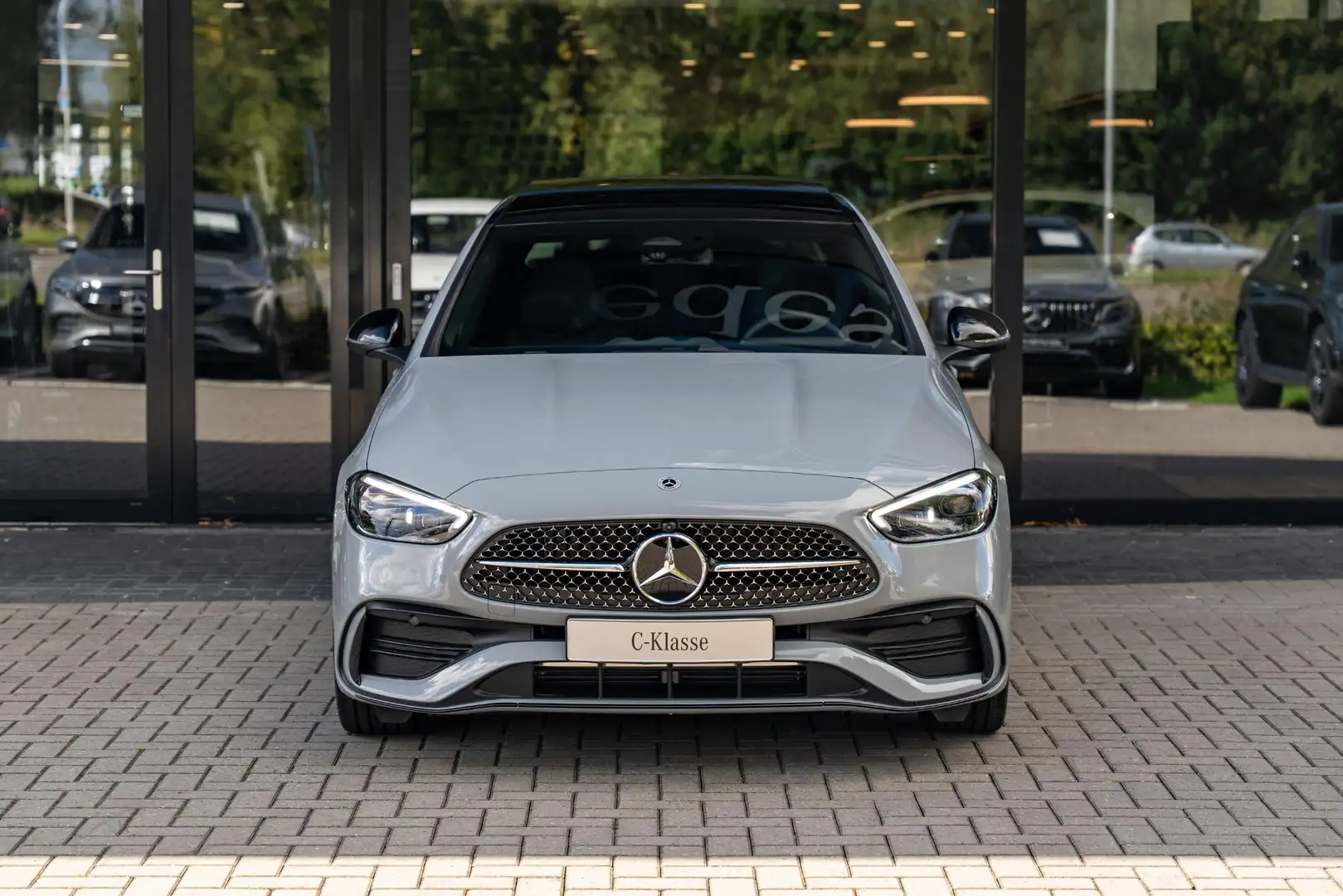 Mercedes-Benz C 300 300e Business Solution AMG | Panoramaschuifdak | N Grijs - 2