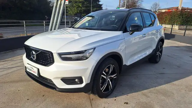 Volvo XC40 D3 AWD Geartronic R-design N°GD646