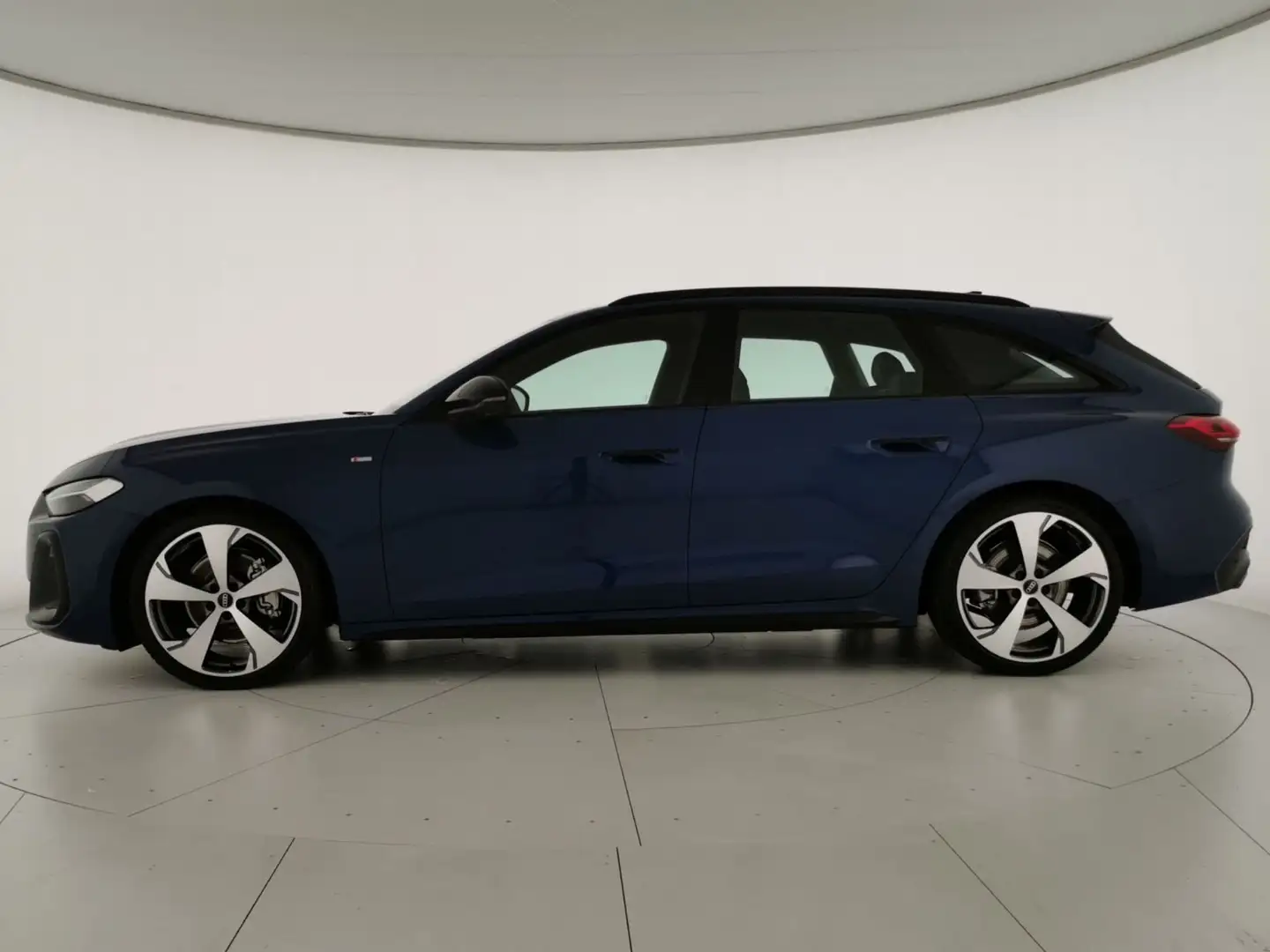 Audi A5 Avant TDI 150 kW quattro S tronic mHEV+ S Line ed Blu/Azzurro - 2