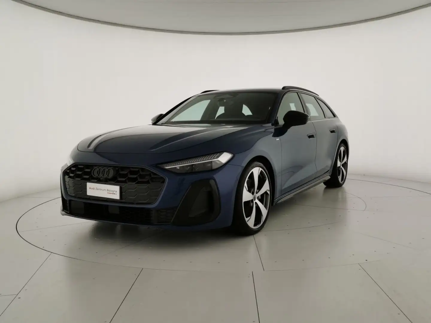 Audi A5 Avant TDI 150 kW quattro S tronic mHEV+ S Line ed Blu/Azzurro - 1