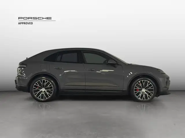 Porsche Macan view 6