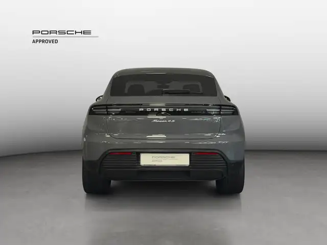 Porsche Macan view 4