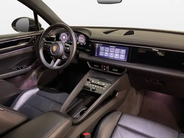 Porsche Macan view 10