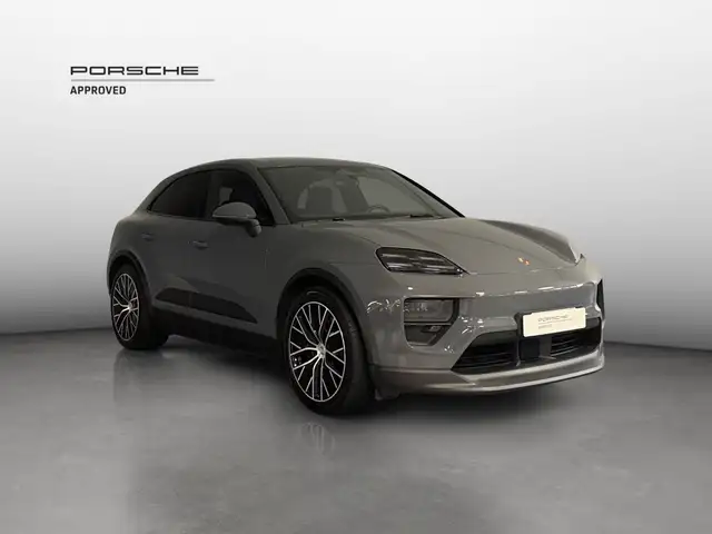 Porsche Macan view 7