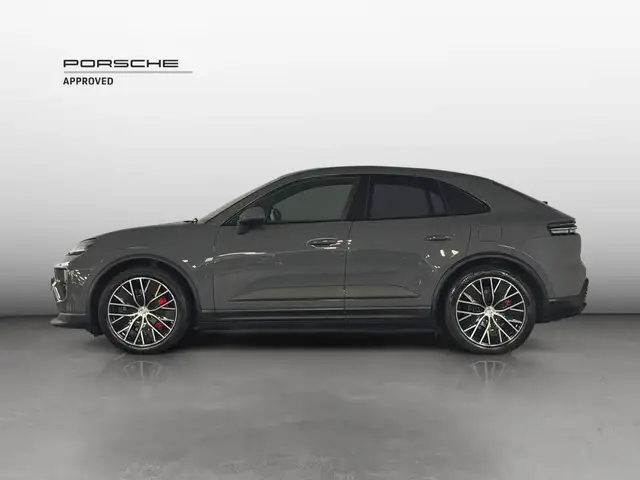 Porsche Macan view 2