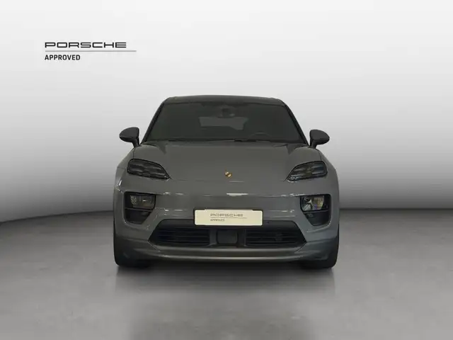 Porsche Macan view 8