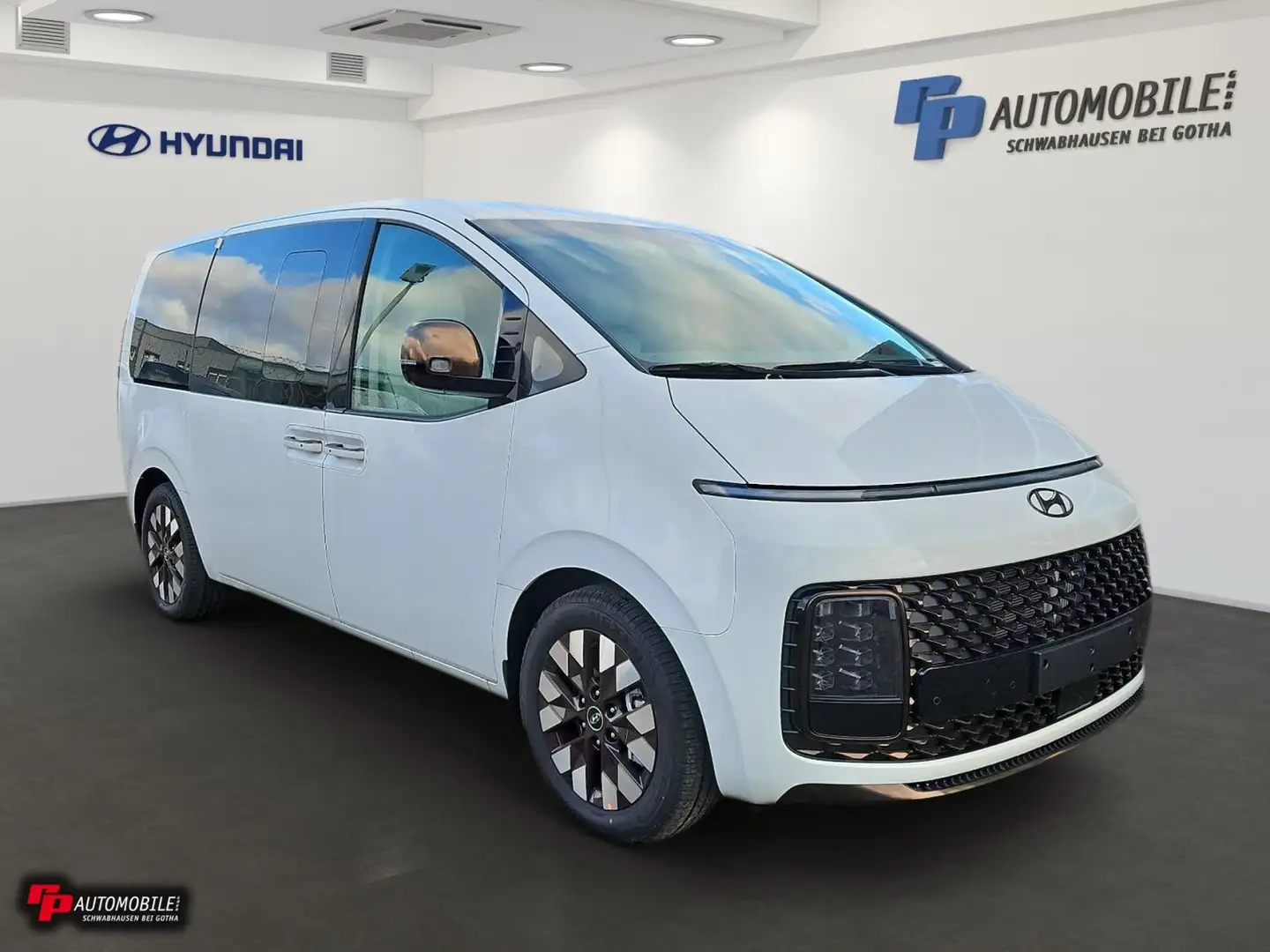Hyundai STARIA SIGNATURE 2.2 CRDi 4WD 8-AT P-Dach Weiß - 2
