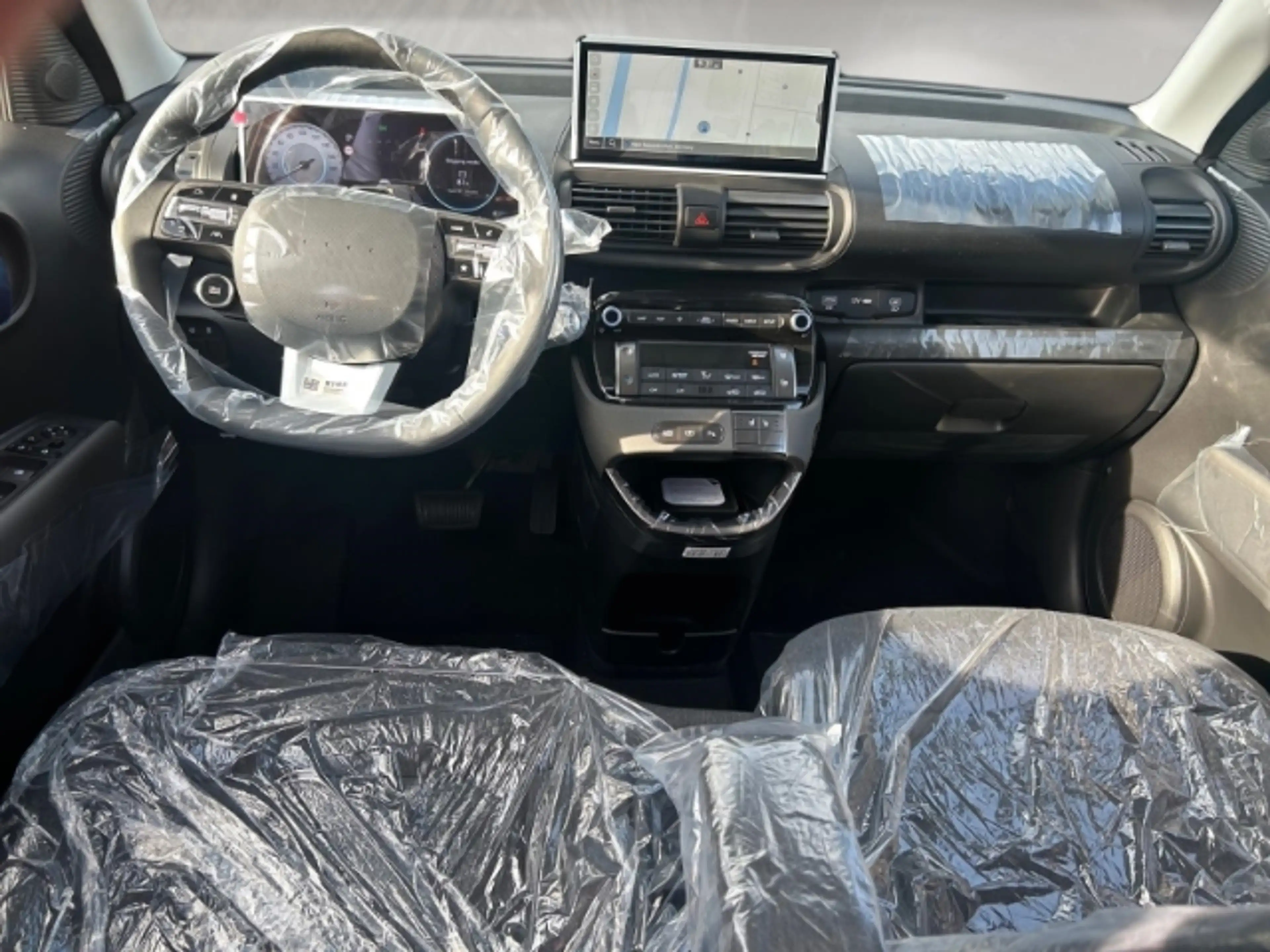 Hyundai Inster 42 kWh Trend Wärmepumpe/Navi/Lenkrad/Sitzheizung/P — photo 11