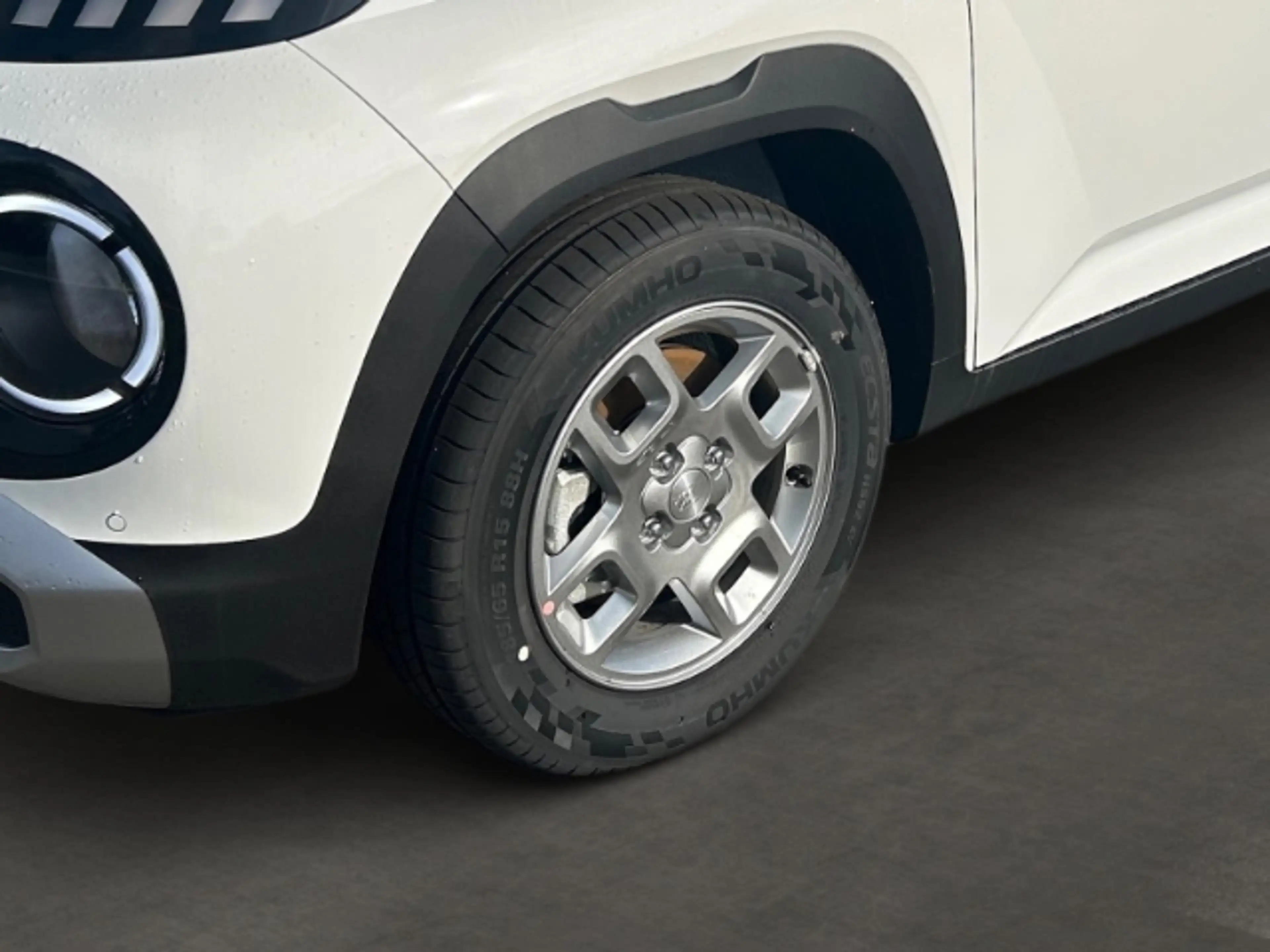 Hyundai Inster 42 kWh Trend Wärmepumpe/Navi/Lenkrad/Sitzheizung/P — photo 6