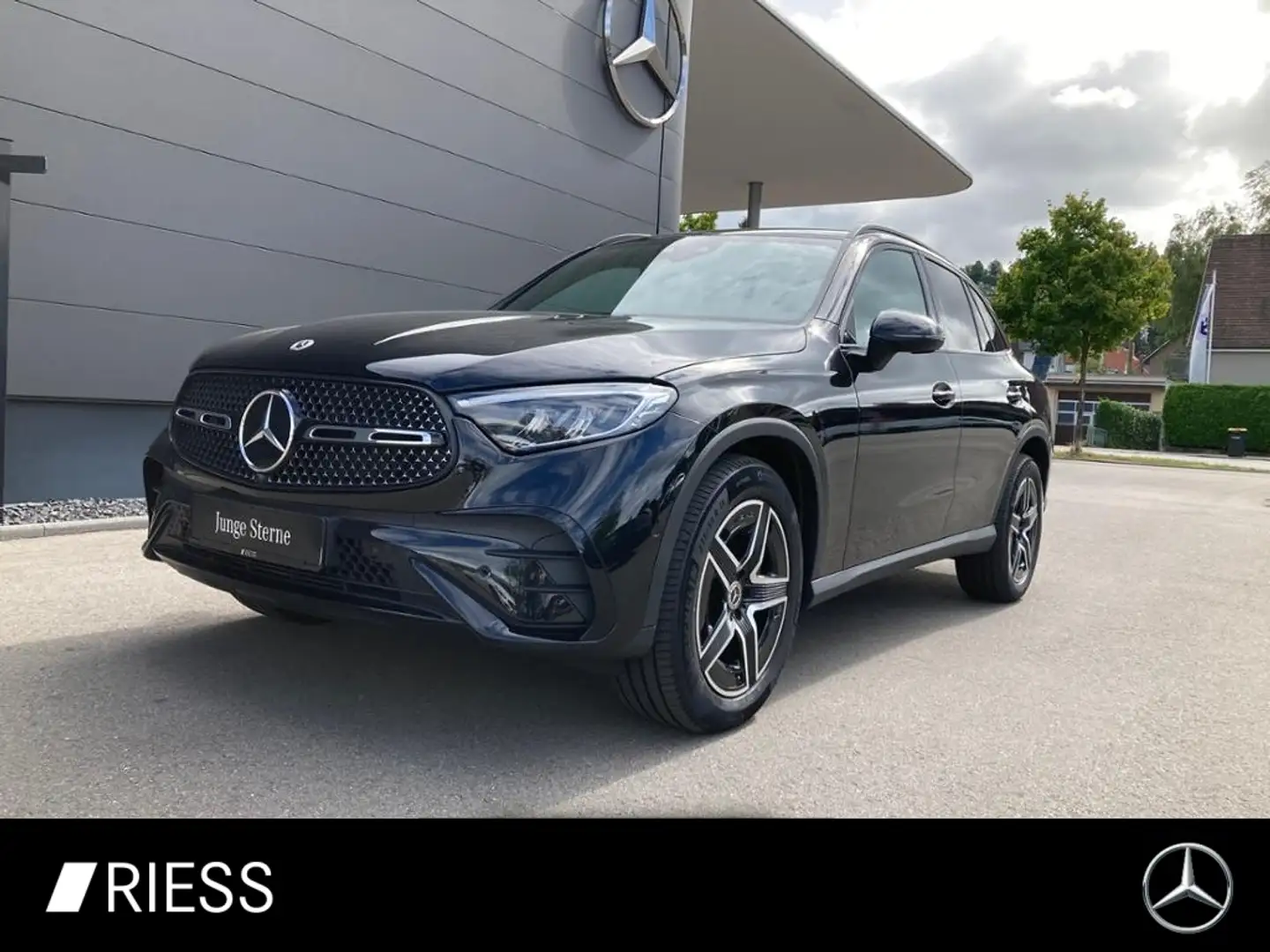 Mercedes-Benz GLC 220 d 4M AMG AHK DISTR NIGHT SPUR AMBI Schwarz - 1
