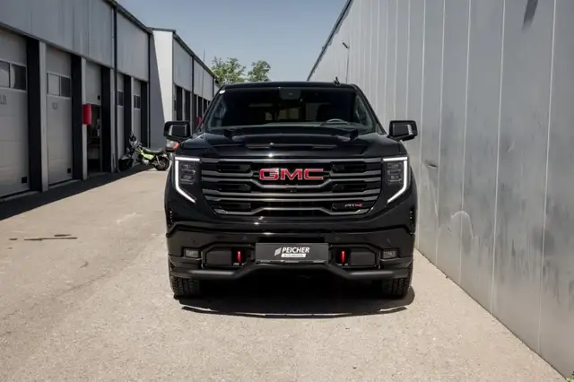 GMC Sierra view 2