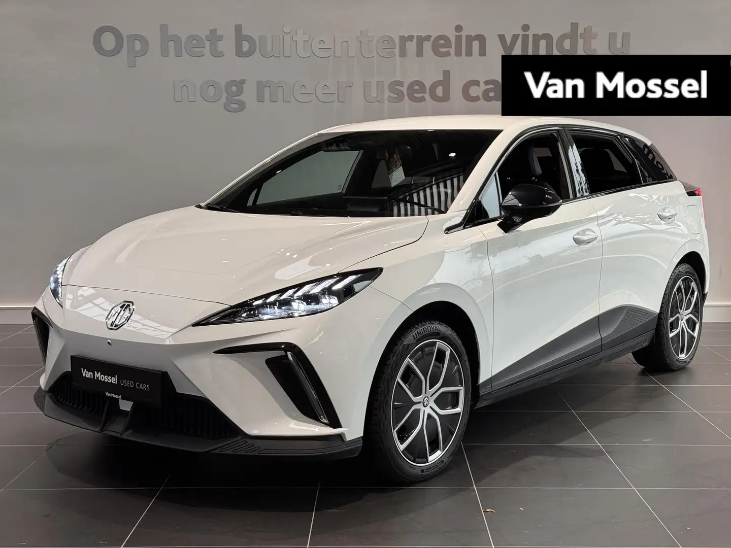 MG MG4 64 kWh Luxury Blanc - 1