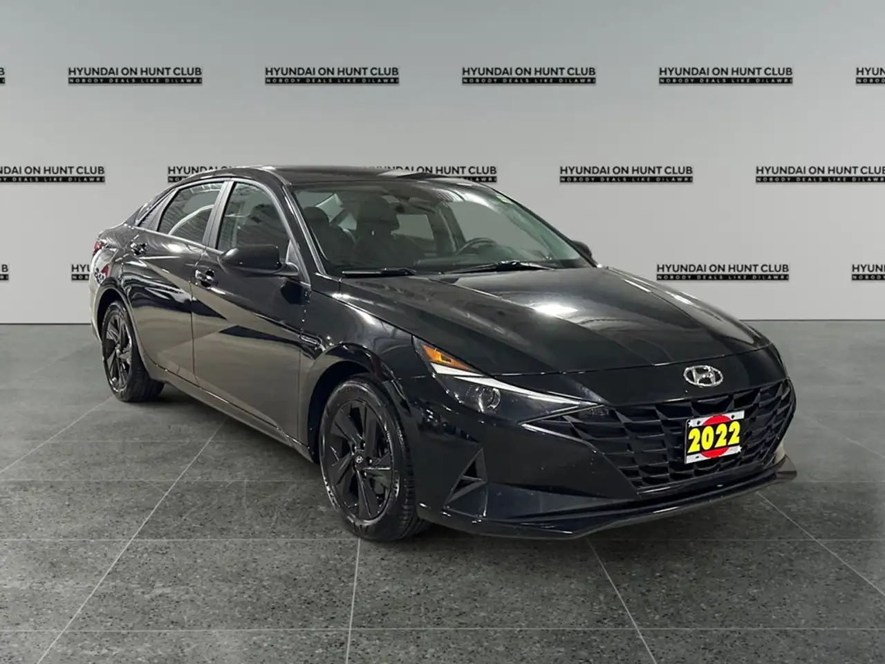 Hyundai ELANTRA photo Hyundai ELANTRA