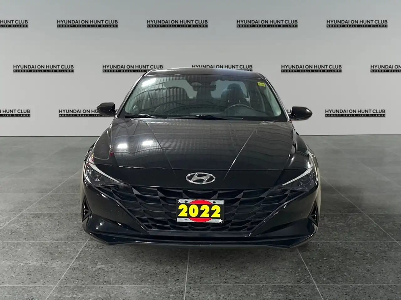 Hyundai ELANTRA photo Hyundai ELANTRA