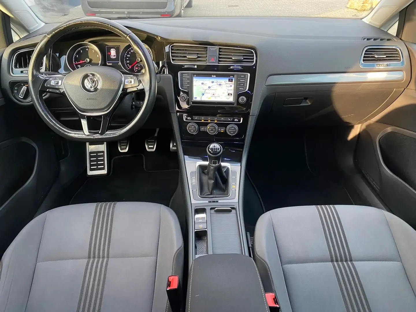 Volkswagen Golf VII Lim. Allstar|ACC|NAVI/TÜV NEU Grau - 2