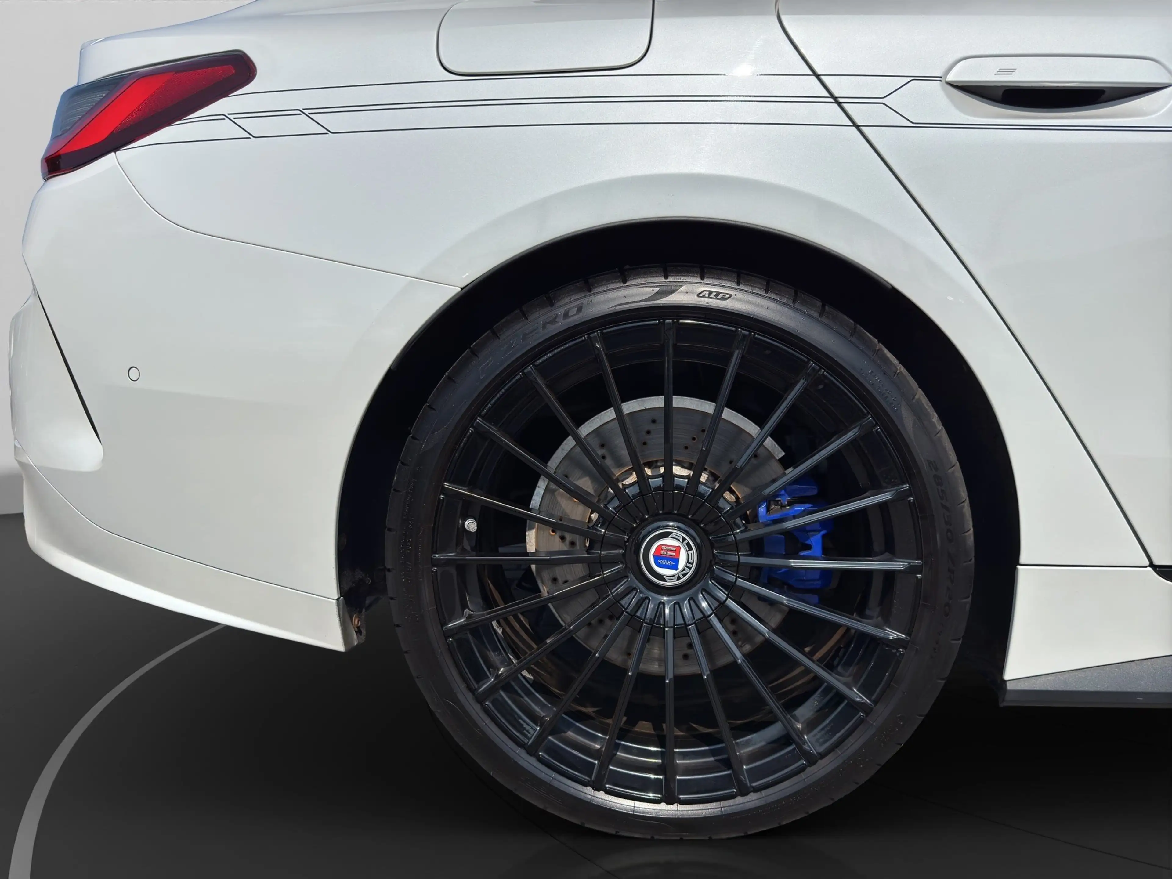 Alpina D4 S Gran Coupé Allrad Glasdach ParkingAssistPlus Har — photo 11