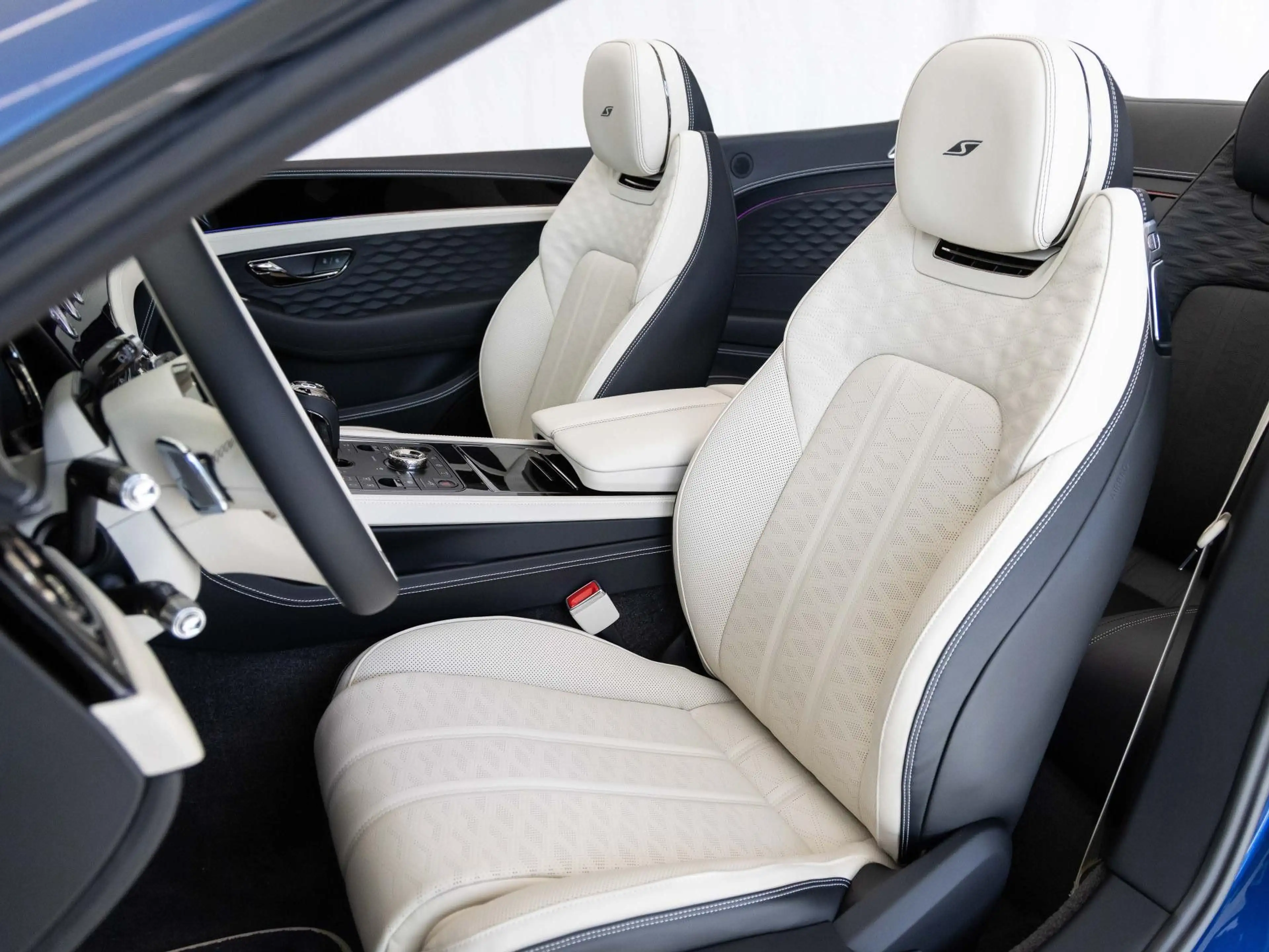 Bentley Continental GTC S (MY26) BENTLEY FRANKFURT — photo 11