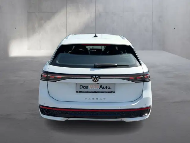Volkswagen Passat view 4