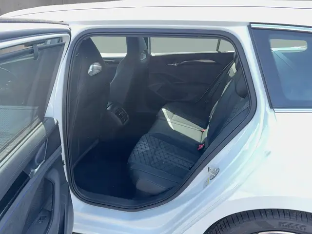 Volkswagen Passat view 12