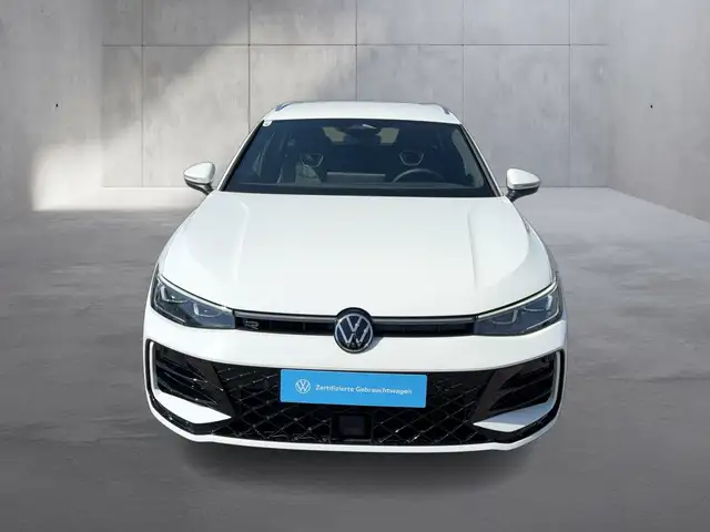 Volkswagen Passat view 8