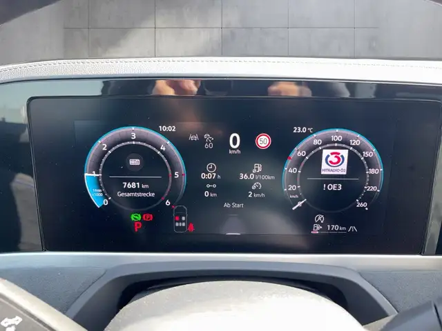 Volkswagen Passat view 10