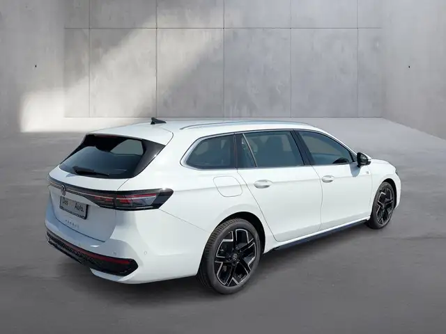 Volkswagen Passat view 5