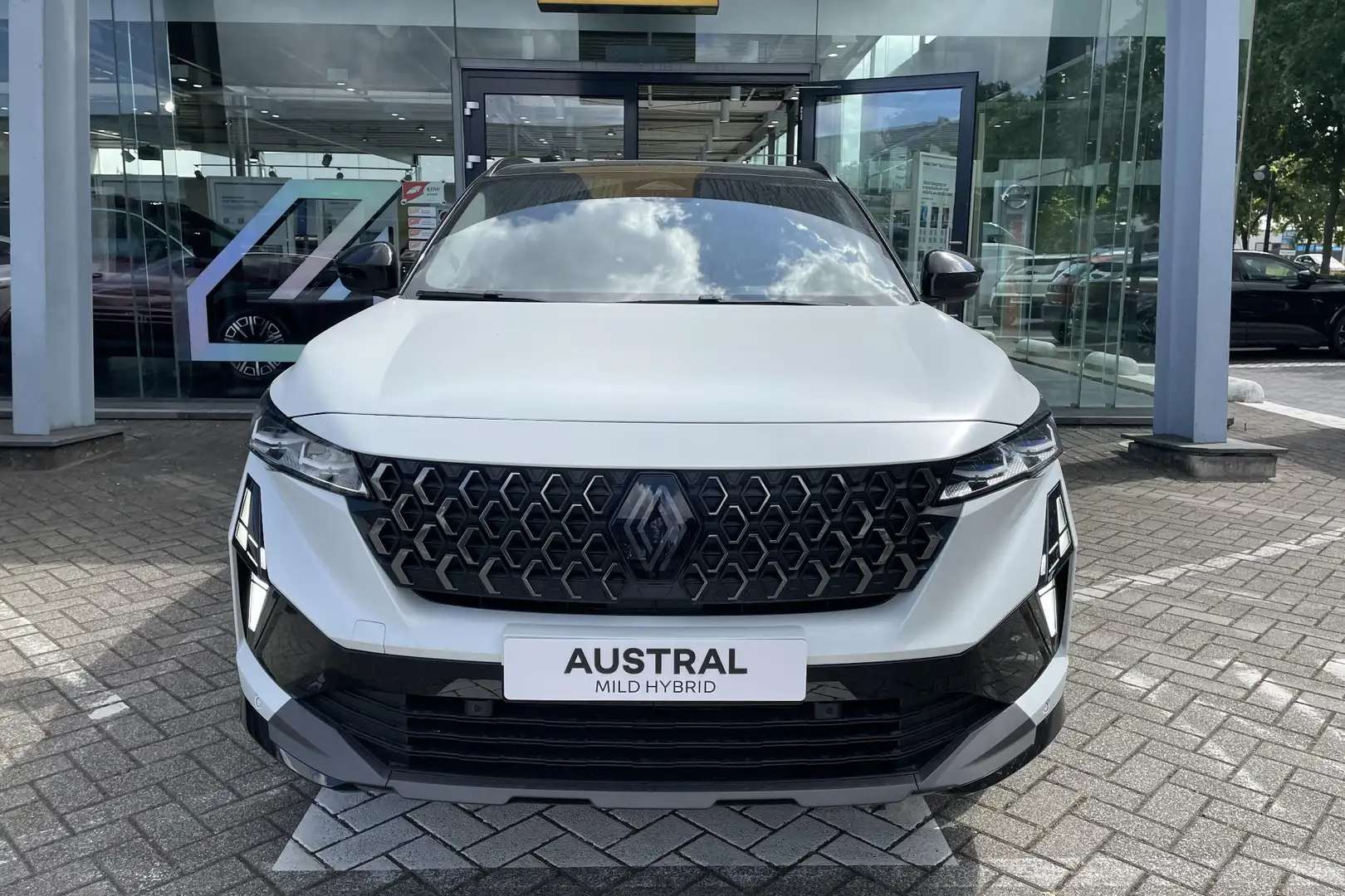 Renault Austral 1.2 E-Tech full hybrid 200 iconic esprit Alpine Bl Wit - 2