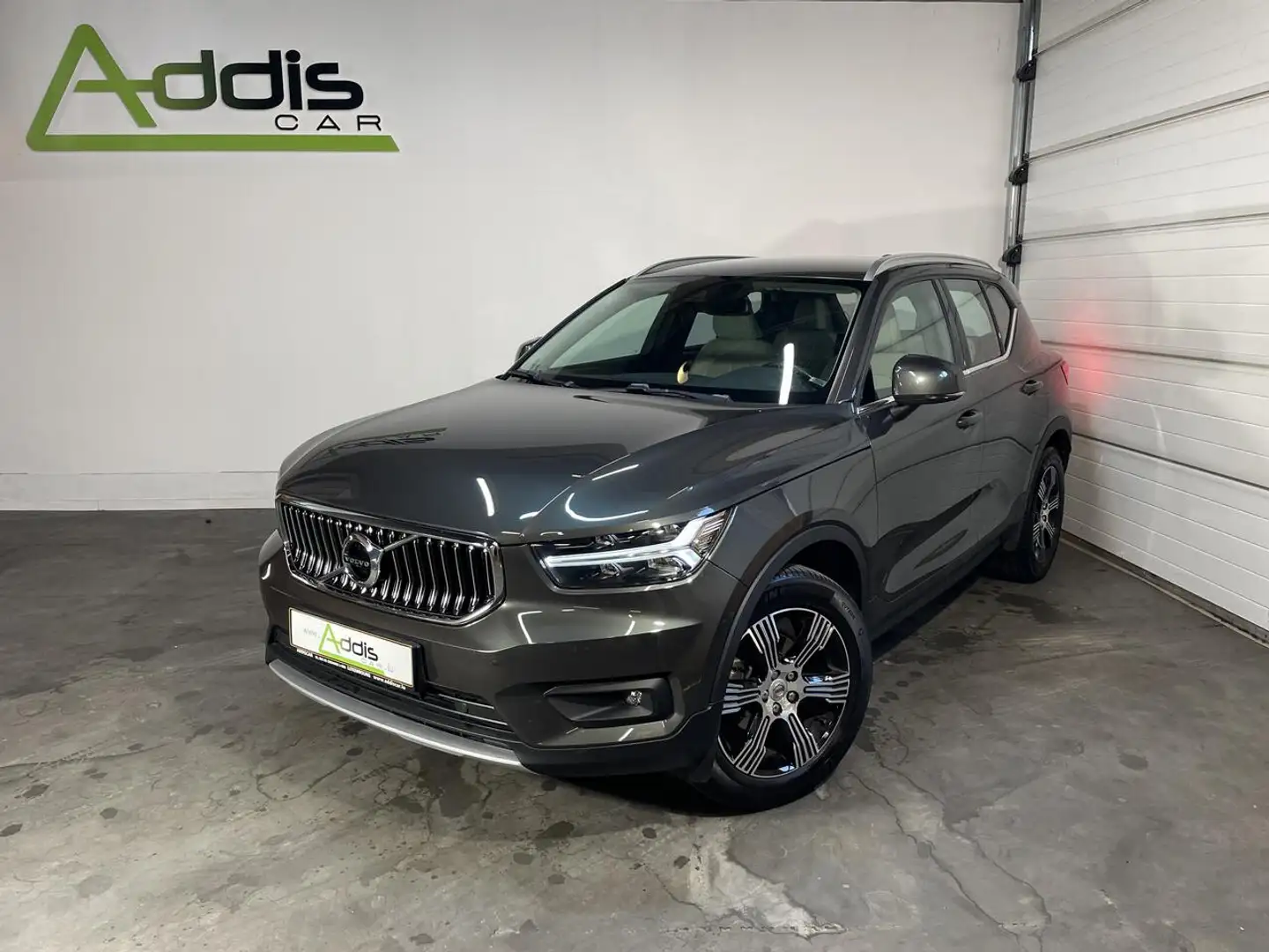 Volvo XC40 2.0 D3 150 CV GEARTRONIC INSCRIPTION GPS Gris - 1