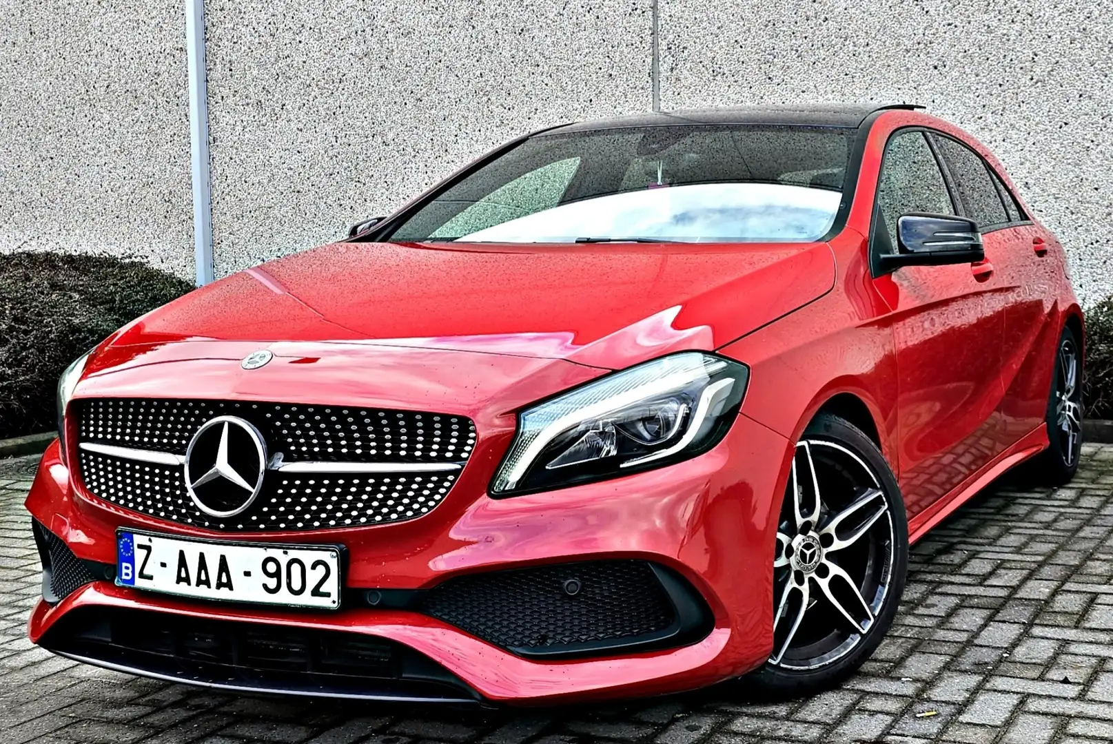 Mercedes-Benz A 180 d Boite Auto Amg Pack-Night Toit Pano Euro 6 Full Rouge - 1