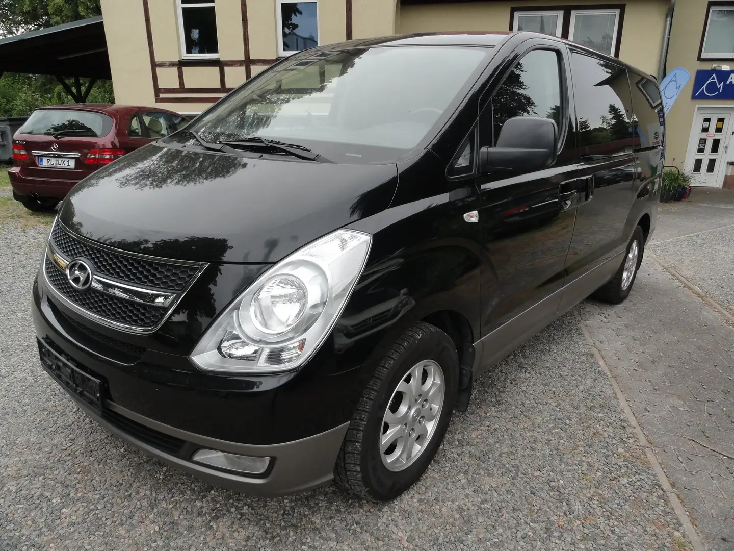 Hyundai H-1 2.5 CRDi  5 Sitzer Transporter Чорний - 1