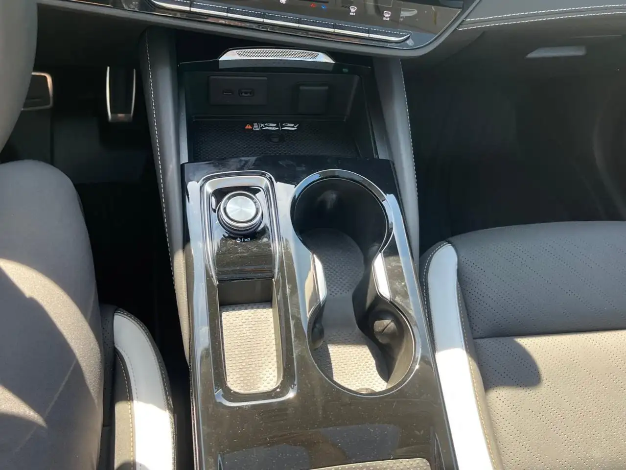Buick Envision снимка Buick Envision