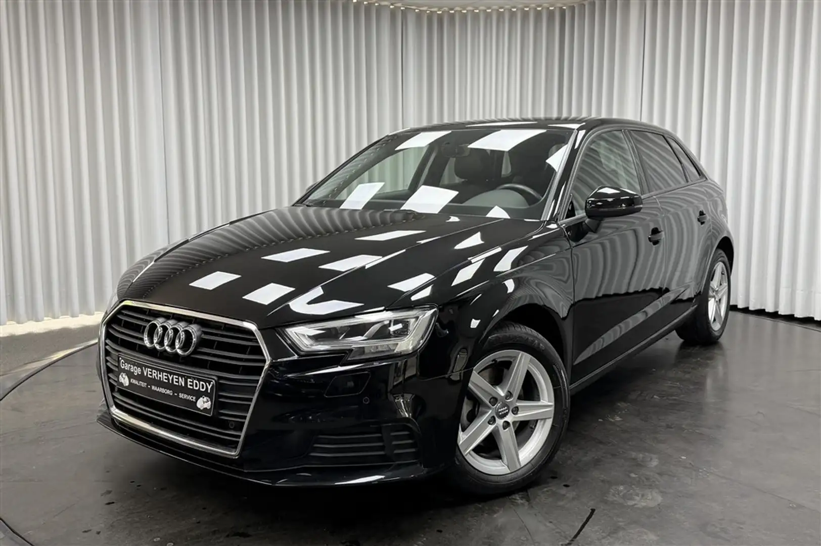 Audi A3 30TFSi / Aut. / Leder / LED / Navi / DAB / Cruise Noir - 1