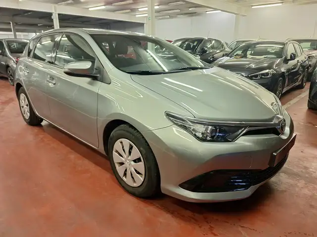 Toyota Auris Auris 1.33i VVT-i Active