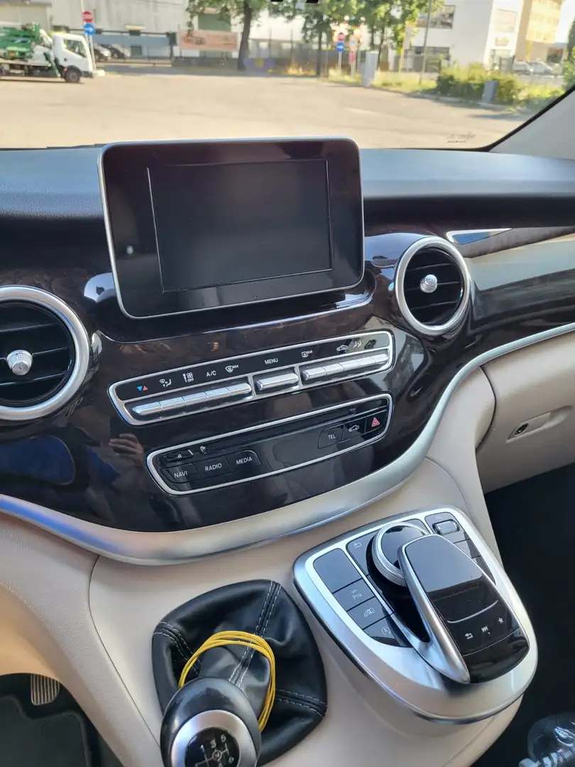Mercedes-Benz V 220 - 2