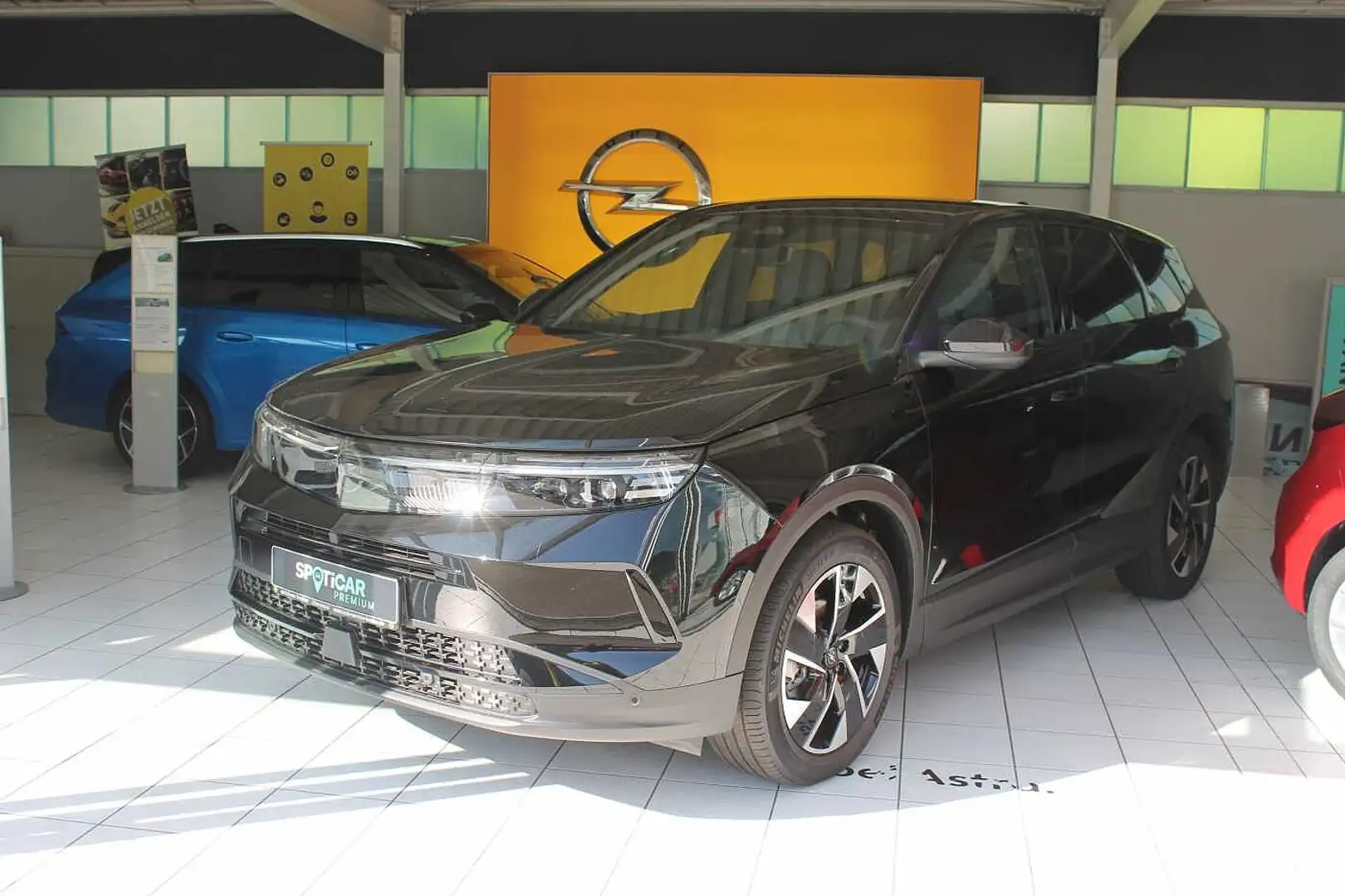 Opel Grandland 1.2 DI Hybrid 48 V Automatik GS Schwarz - 1