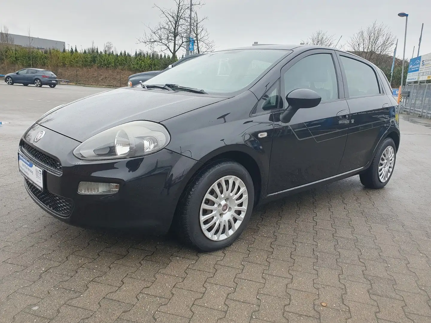 Fiat Punto 1.2 8V EASY GARANTIE KLIMA PDC NAVI Schwarz - 1