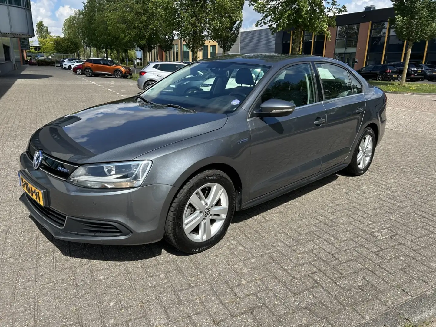 Volkswagen Jetta 1.4 TSI HYBRID Executive NAVI PDC CRUISE NAP! Grijs - 1