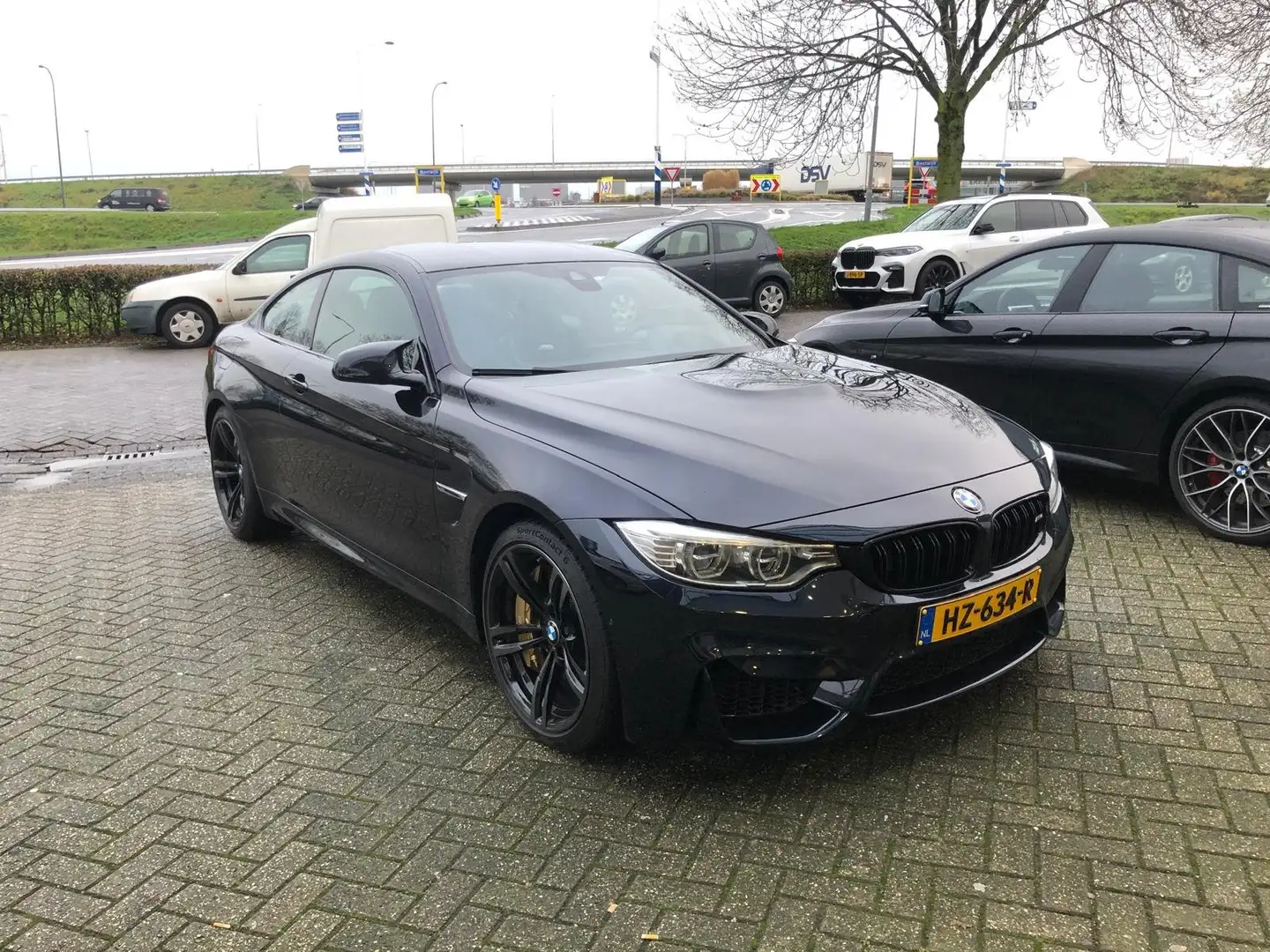 BMW M4 M4 Zwart - 2