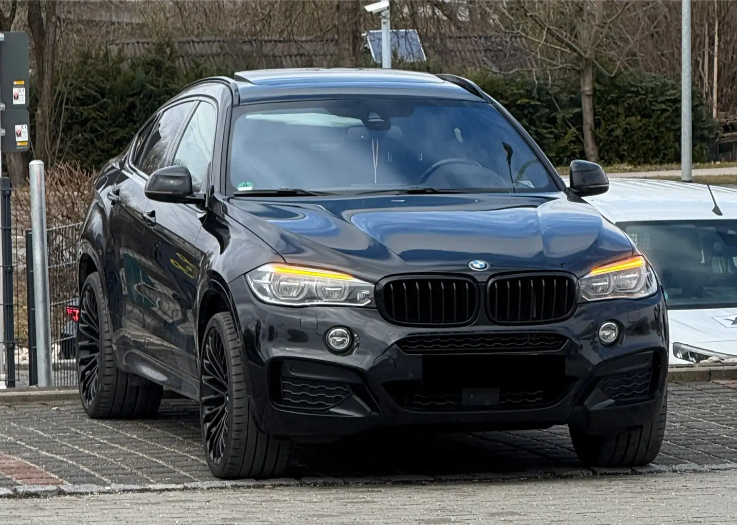 BMW X6 xDrive40d M-Paket Sportpaket SoftClose HeadUp VOLL Schwarz - 1
