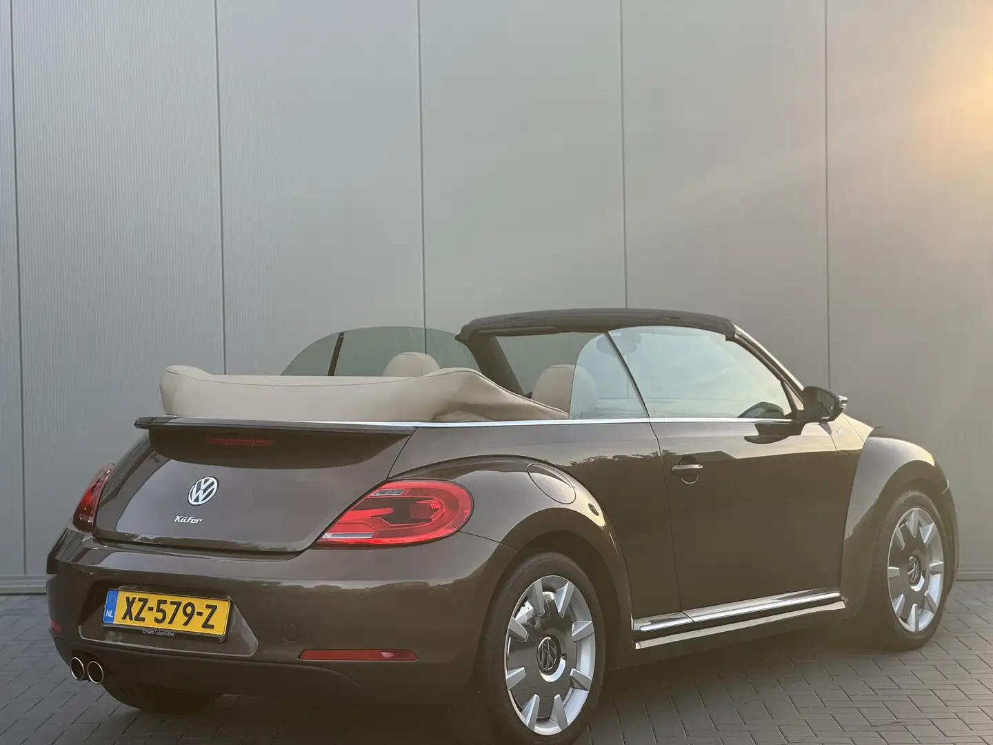 Volkswagen Beetle Cabriolet 1.4 TSI DSG 70's Edition | Leder | Xenon Bruin - 2