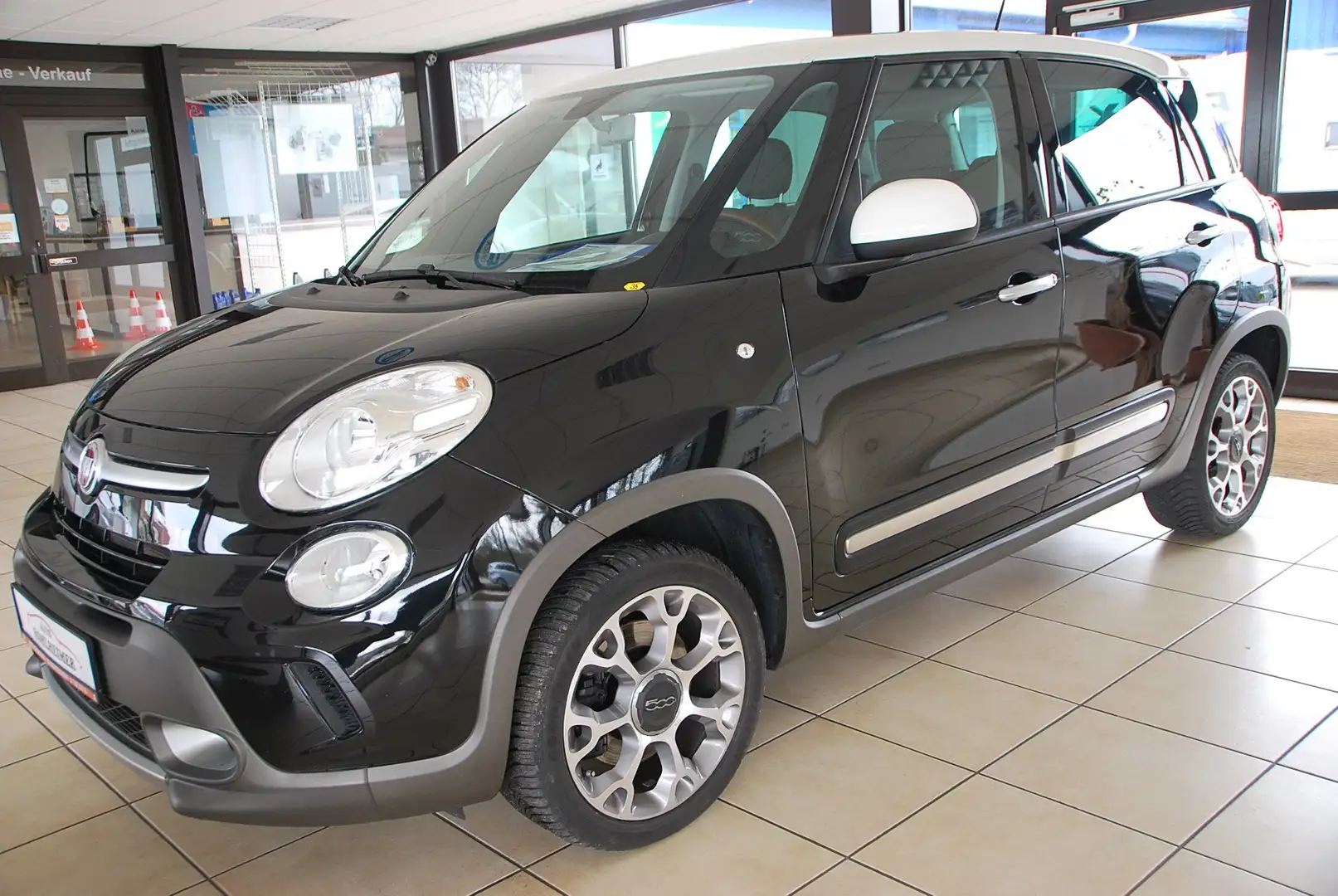 Fiat 500L Trekking 1,4 T-Jet Noir - 1