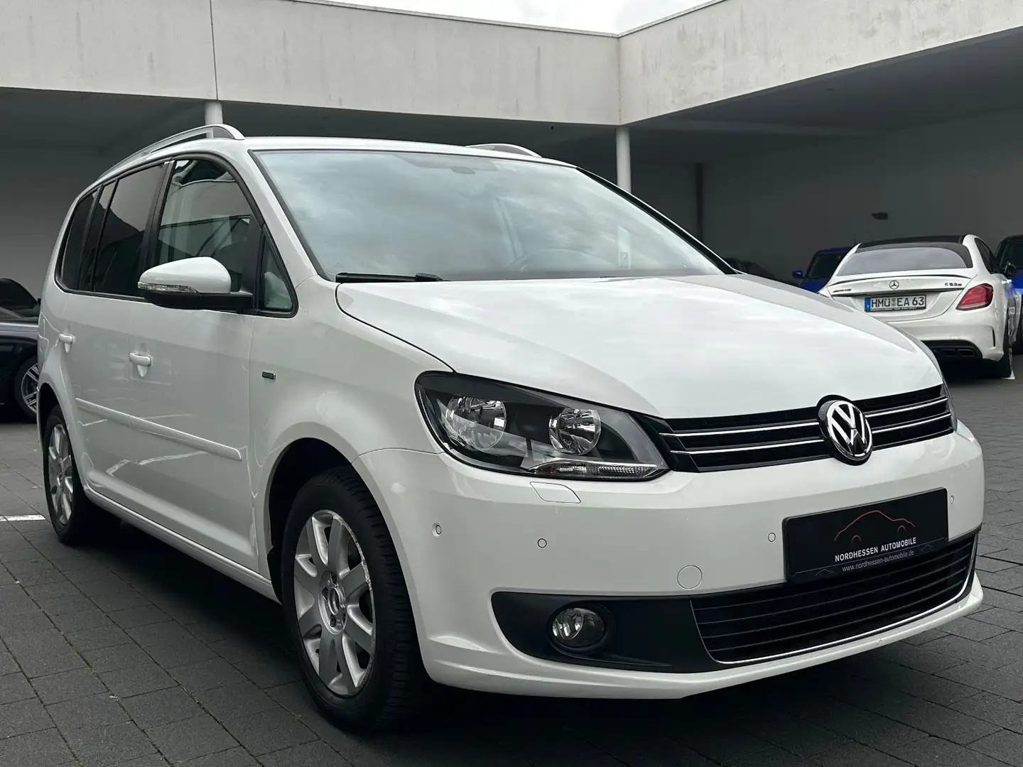 Volkswagen Touran Life 1.6 TDI DSG 7-Sitzer | AHK Weiß - 2