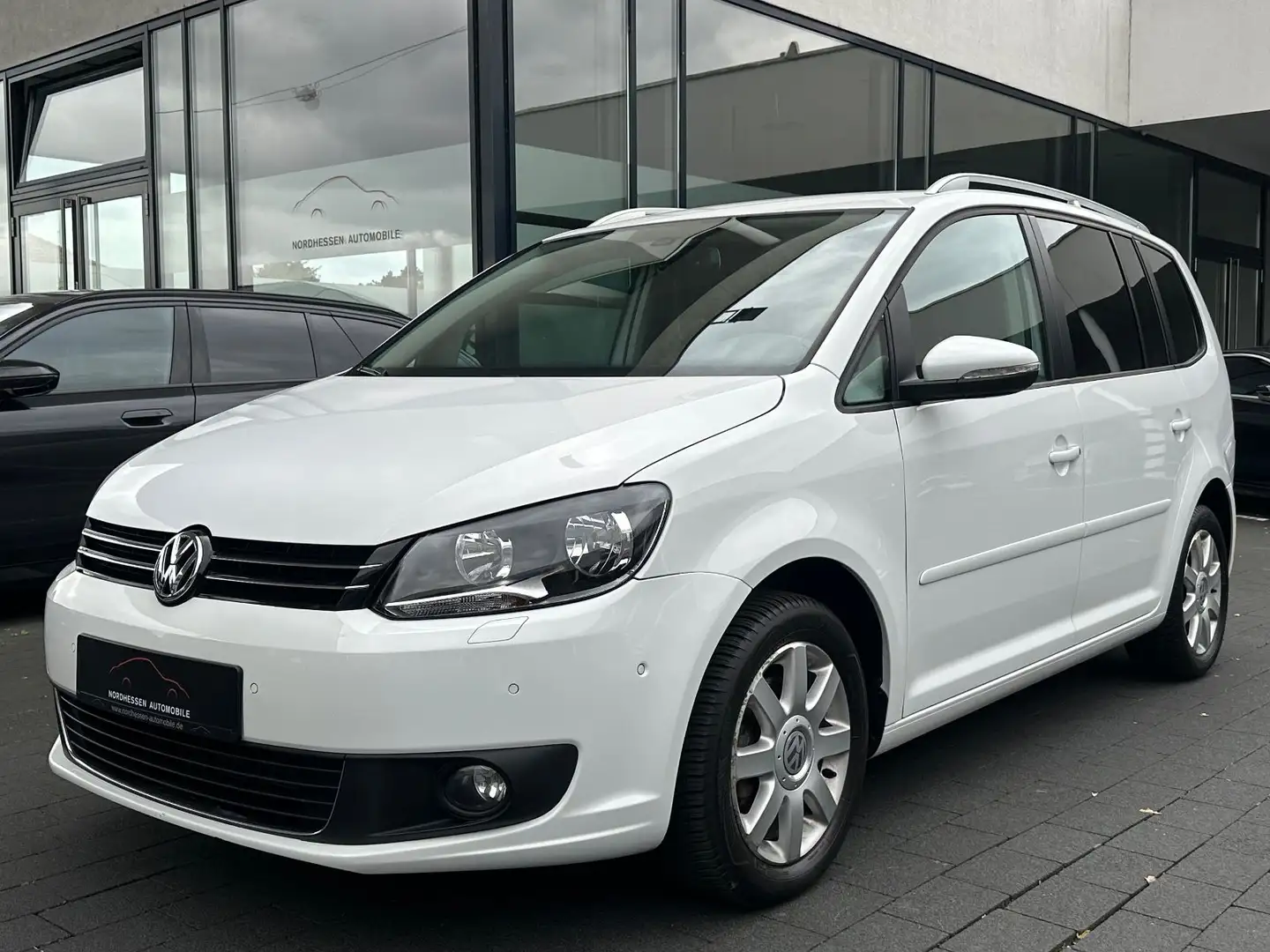 Volkswagen Touran Life 1.6 TDI DSG 7-Sitzer | AHK Weiß - 1