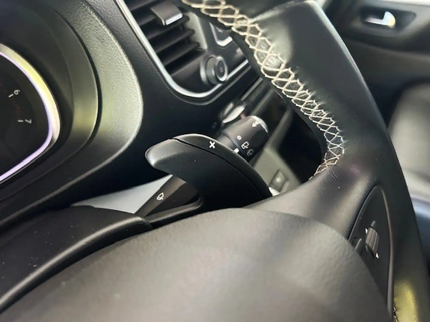 Peugeot Traveller VIP Ausstat/ 6Sitzer/Standheiz/Reserviert Grau - 2