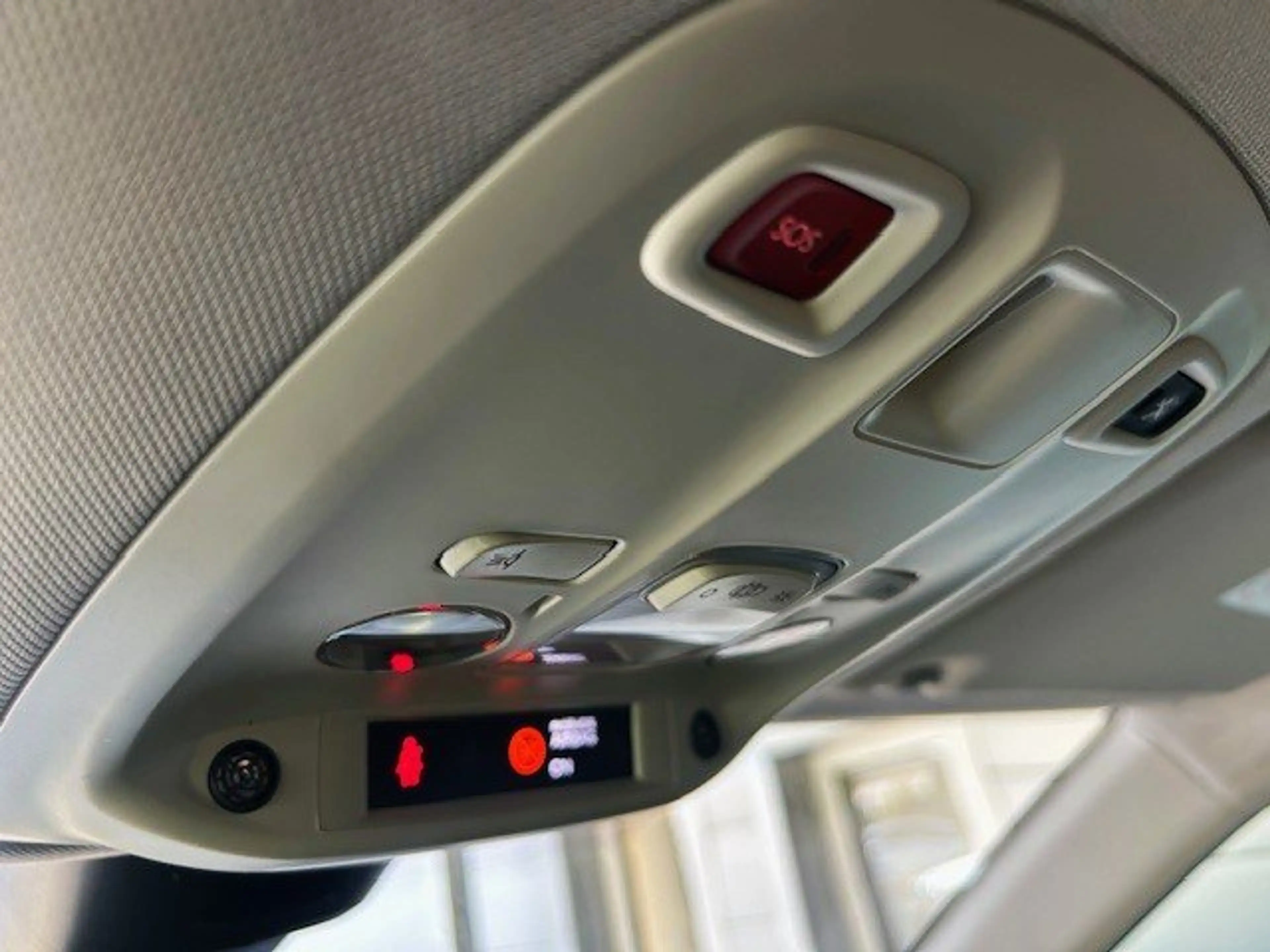 Peugeot Traveller Business VIP 6 Einzelsitze/Standheizung/GARANTIE. — photo 3