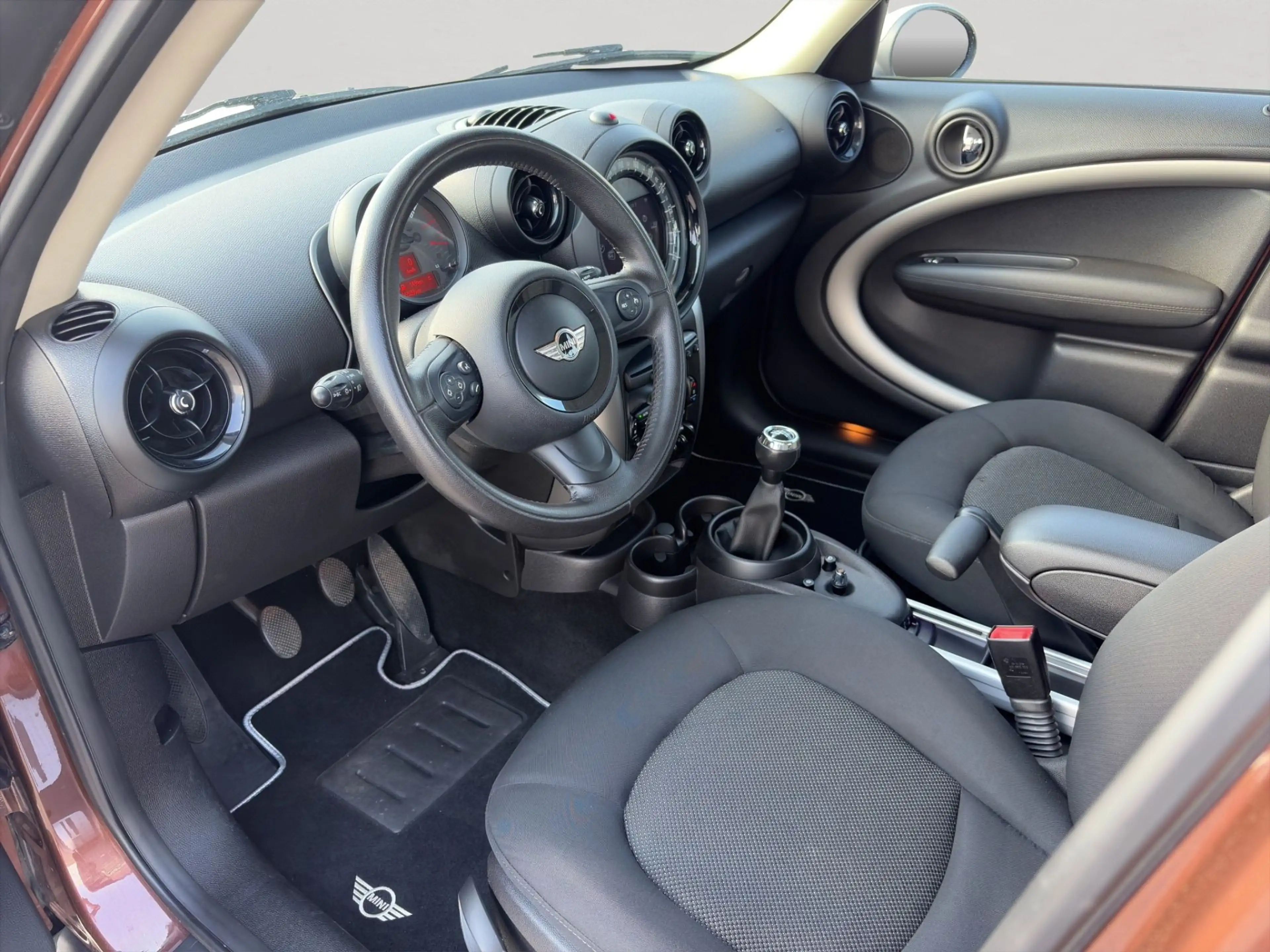 MINI Cooper Countryman Cooper ALL4!!! BI-XENON;PDC;NAVIGATION:SITZHEIZUNG — photo 9