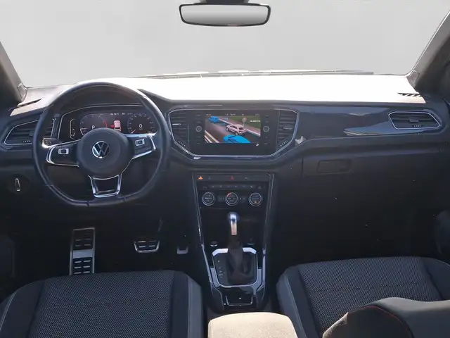 Volkswagen T-Roc view 5