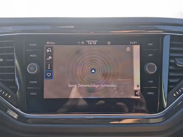 Volkswagen T-Roc view 14